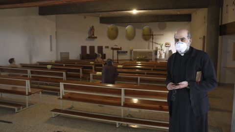 El cura de San Fernando, en la iglesia donde este lunes reanudan las misas 