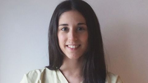 Bea Torres, malague�a, hizo la especialidad en Galicia y trabaja como especialista en enfermer�a familiar en Silleda