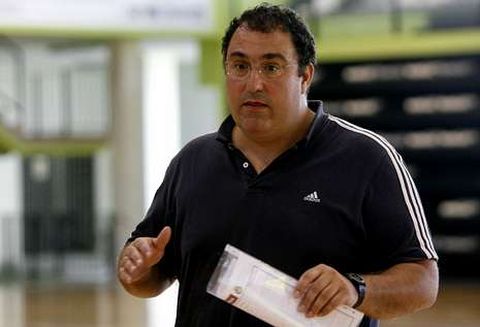 Fern�ndez no tiene claro si continuar� dirigiendo el banquillo del Embutidos.