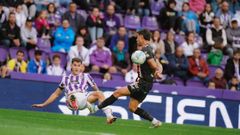 Trilli pone un centro en el último partido de su equipo contra el Sporting