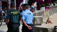 Patrullas mixtas de la Guardia Nacional Republicana de Portugal y la Guardia Civil en Baiona