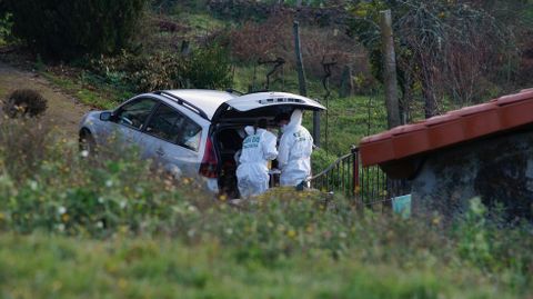 El registro de la vivienda de O Rabio (Cortegada) en la que una mujer confes haber asfixiado, desmembrado y quemado a un hombre que conoci por Internet.