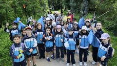 Alumnos de 1� y 2� del CPR San Miguel en tareas de limpieza del r�o Lagares