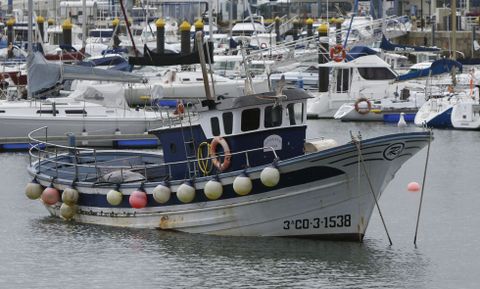 El Atalaya, en la imagen en Sada, fue botado en A Ponte do Porto hace 31 a�os. 