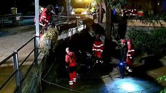Muere un hombre en Barcelona al ser arrastrado su coche por una fuerte riada