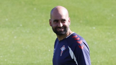 El entrenador del Celta, Claudio Gir�ldez, en el entrenamiento de este viernes.