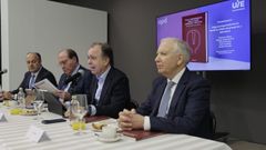 Presentaci�n del libro �Viaje al emprendimiento desde las visiones empresarial y educativa�. De izquierda a derecha, Alfredo Ramos, director de R y MasOrange; Miguel �ngel Escotet, presidente de Afundaci�n y rector de la Universidad Intercontinental de la Empresa; Francisco Botas, consejero delegado de Abanca y presidente de APD Noroeste; y Jos� Gonz�lez, presidente de Luckia.