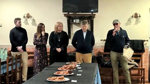 Joseph Mirllariega, en el acto en el que fue nombrado Embajador del Chosco de Tineo