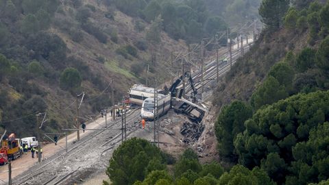 Restos del Alvia siniestrado en Adamuz, durante el cuarto d�a del dispositivo de rescate