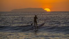 Puesta de sol sobre las Sisargas, desde Cai�n.