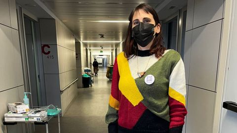 Elena Velasco, voluntaria del programa Apoyo entre iguales, en el HULA.