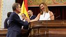 Francina Armengol, presidenta de la Mesa del Congreso, da la mano a Alberto N��ez Feijoo, diputado y presidente del Partido Popular, en la Sesi�n Constitutiva del Congreso.