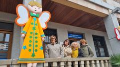 Quinta Fern�ndez, a la izquierda, junto a otras tres socias de San Crist�bal.