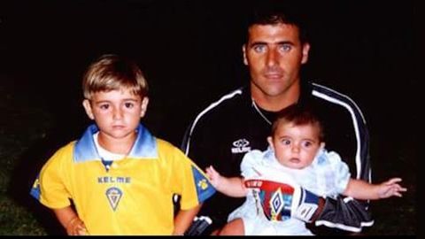 Armando Ribeiro, en su &eacute;poca como jugador del C&aacute;diz, junto a Alain Ribeiro y su hermano peque&ntilde;o Ib&aacute;n