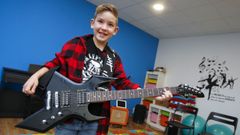 Adri�n Quintana, en Rockschool Nar�n, donde aprender a tocar la guitarra el�ctrica