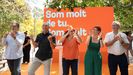 El diputado en las Cortes Valencianas, Juan Ponce; el diputado y portavoz de Comprom�s en el Congreso, Joan Baldov�; la vicepresidenta de la Generalitat Valenciana, M�nica Oltra; la coportavoz de Comprom�s, �gueda Mic�; y el alcalde de Valencia, Joan Rib�; aplauden durante un acto de Comprom�s, en el Jard�n del Turia