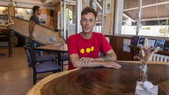Marco Ghioldi es el gerente del Terra Culture Bar, un negocio con gran vinculaci�n con los deportes y que incluye una tienda, Surfer Mercado Razo.