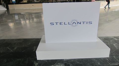 Logotipo de Stellantis