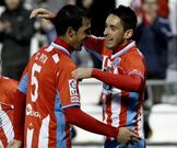 Iago, felicitado por Pita tras marcar su gol.