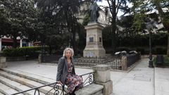 Pilar Pazos en los jardines del Padre Feijoo, uno de sus rincones favoritos de Ourense