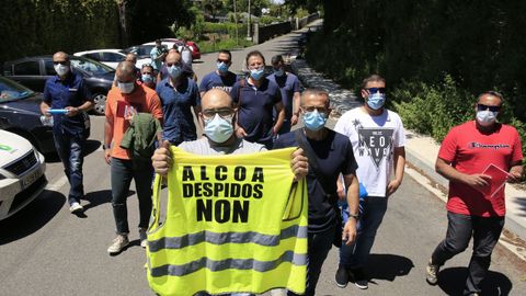 Declaraciones a la salida de reunin de los representantes sindicales de Alcoa y la empresa