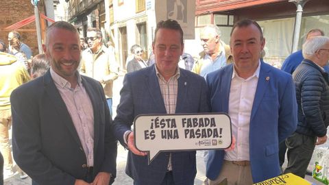 Sergio Su�rez, presidente de la IGP; Marcelino Marcos, consejero de Medio Rural; y Jos� Luis Trabanco, alcalde de Grado.