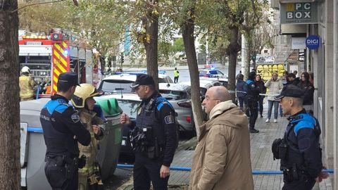 Vecinos del inmueble donde se produjo el incendio y la agresi�n fueron evacuados por los bomberos