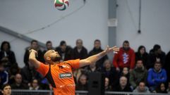 Manuel Blanco juega y entrena al mismo tiempo en San Sadurni�o