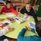 Javier Guti�rrez visit� ayer a los alumnos de Aspanaes. 