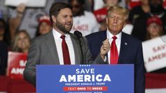 Vance junto a Trump en un mitin