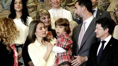 Letizia y Felipe en una de las audiencias celebradas hoy en la Zarzuela.