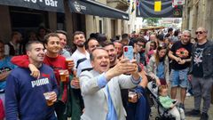 Abel Caballero visita la fiesta tradicional A Brincadeira de Bouzas