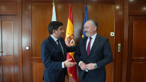 Pedro Blanco junto al alcalde de Culleredo, Jos� Ram�n Rioboo.