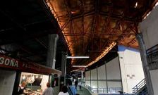 La cubierta del mercado municipal presenta numerosas deficiencias en toda su extensi�n. 