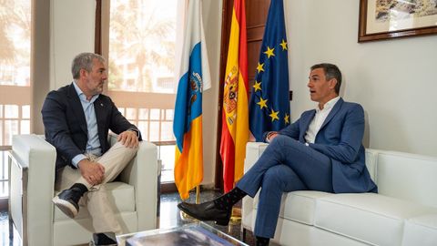 El presidente de Canarias, Fernando Clavijo y el del Gobierno, Pedro Snchez, en la reunin que mantuvieron en La Palma