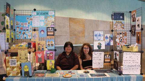 Ana Xin y Carla Rodrguez en su estand