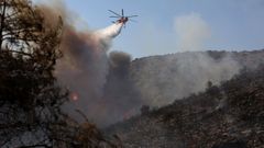 Incendio forestal este agosto en Salamina, Grecia.