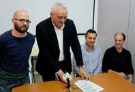 El alcalde, Manuel Varela, en el centro, presidi� la presentaci�n de la carrera de Chantada.