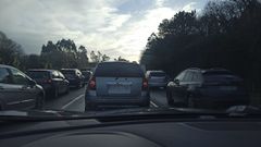 Imagen de los coches atascados en la autopista