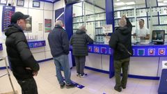 Muchos barbanzanos apuran los �ltimos d�as antes del sorteo para adquirir sus d�cimos.