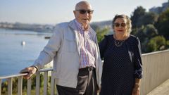 Camilo Gómez Álvarez y Marisa Iglesias Díaz viven en As Xubias y este fin de semana celebran sus bodas de titanio