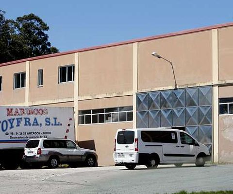 Los agentes inspeccionaron esta nave de O Chazo.