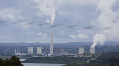 Endesa avanza que la térmica, en imagen de archivo, podría tener al menos uno de sus grupos en funcionamiento antes de final de año.