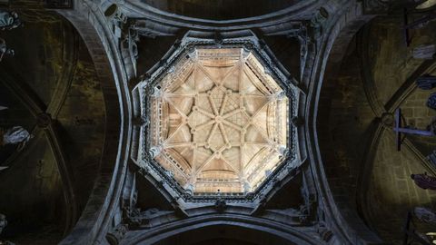 Catedral de Ourense. El cimborrio, visto desde el interior.