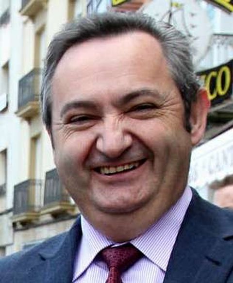 Balseiro repasa su trabajo.