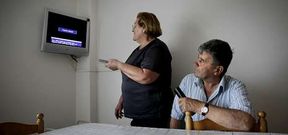 Josefa Canedo es una de las afectadas por las contin�as interferencias que impide a los vecinos ver la televisi�n. 