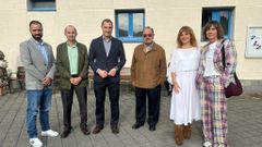 En el centro, el secretario general y portavoz parlamentario de FORO Asturias, Adri�n Pumares, en la reuni�n de la Comisi�n Directiva de FORO Avil�s de hoy
