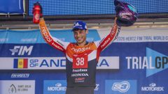 El piloto de O Rosal Gabriel Marcelli, en el podio del Gran Premio de Andorra del Mundial.