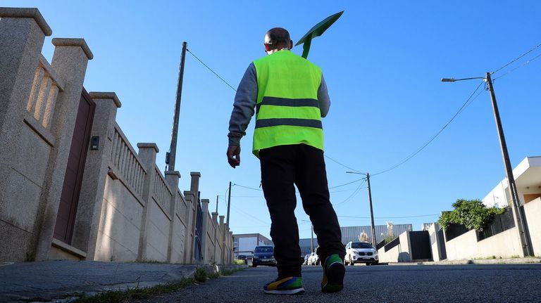 Una de las personas que ha desempeado trabajos en beneficio de la comunidad en el GAEM de Ribeira.