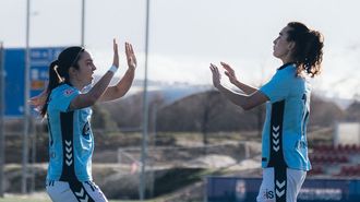 Tati Cruz y Noela S�nchez, celebrando uno de los goles de As Celtas ante el Atl�tico de Madrid C.